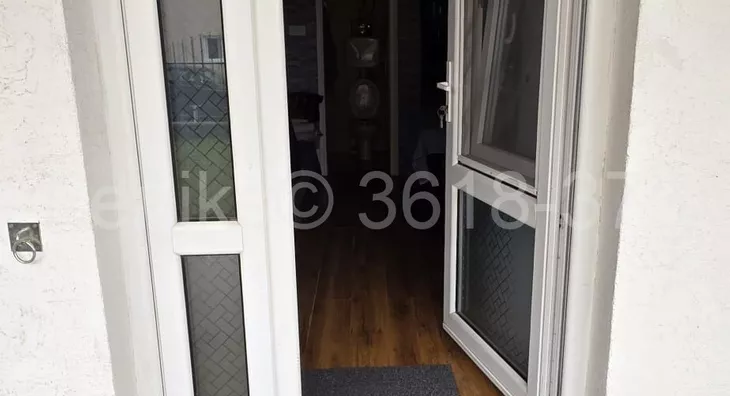 Sedmosoban stan | 4zida