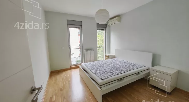 Četvoroiposoban stan | 4zida