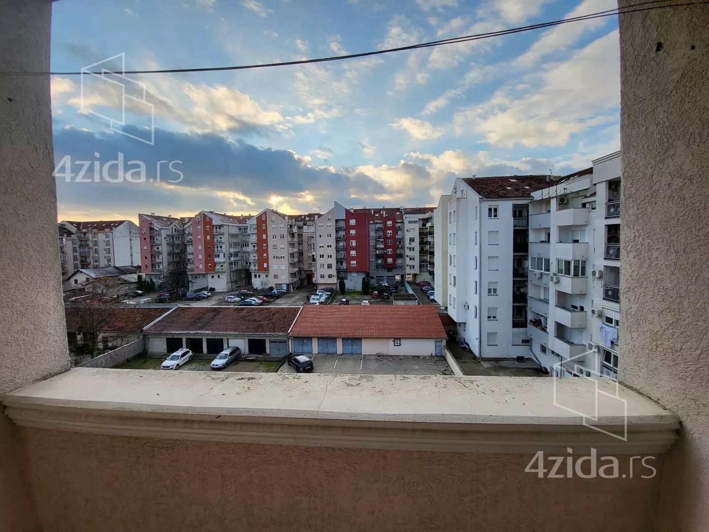 Dvoiposoban stan | 4zida
