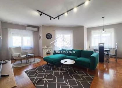 Vukov Spomenik | 4zida.rs