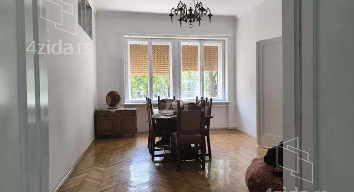 Šestosoban stan | 4zida