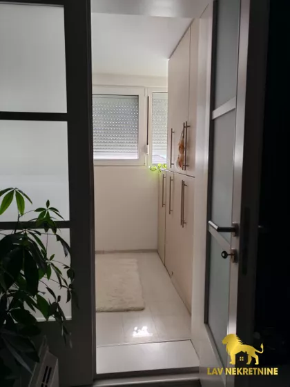MAKSIMA GORKOG | 4zida.rs