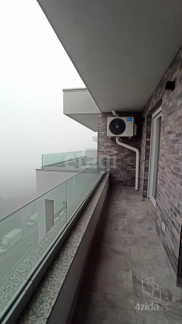 Petosoban stan | 4zida