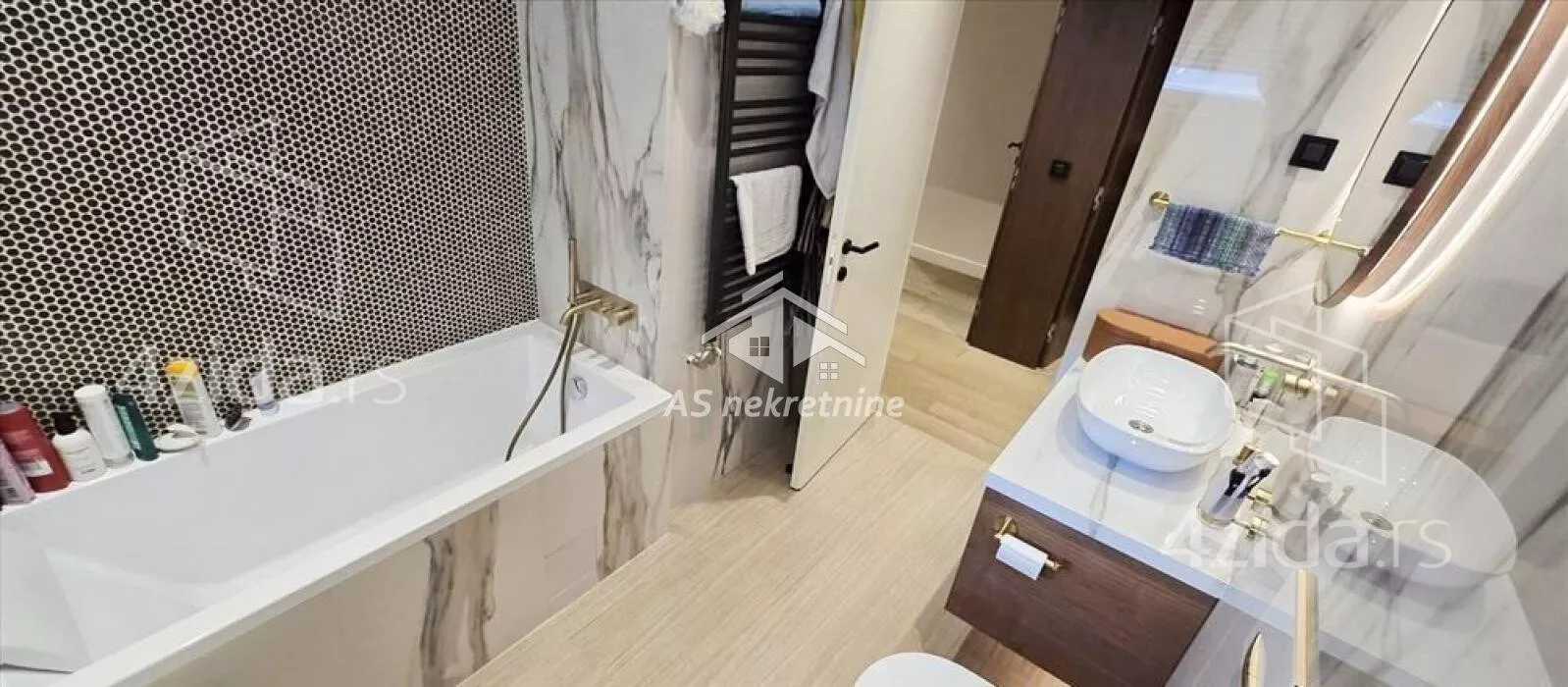 Petosoban stan | 4zida