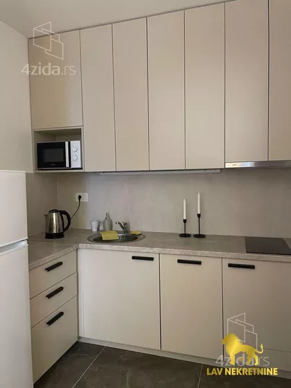 TRG KOMENSKOG | 4zida.rs