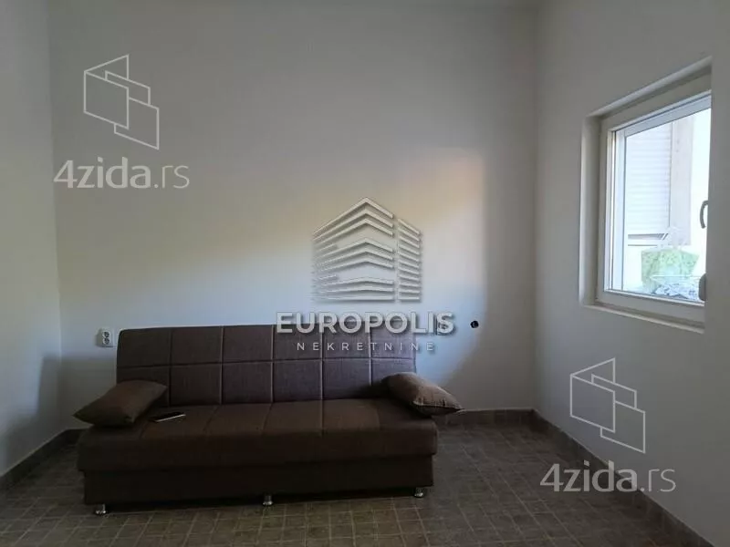Lokal | 4zida