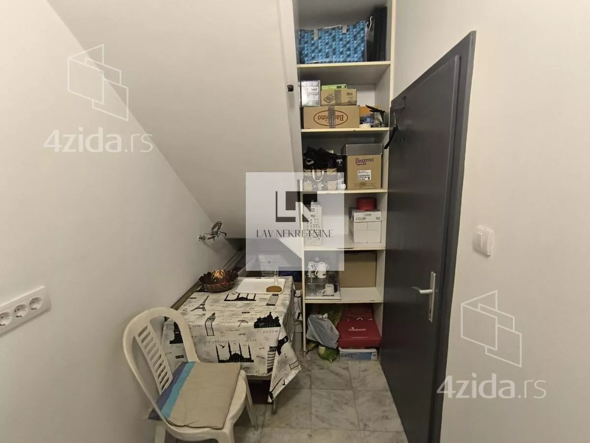 Lokal | 4zida