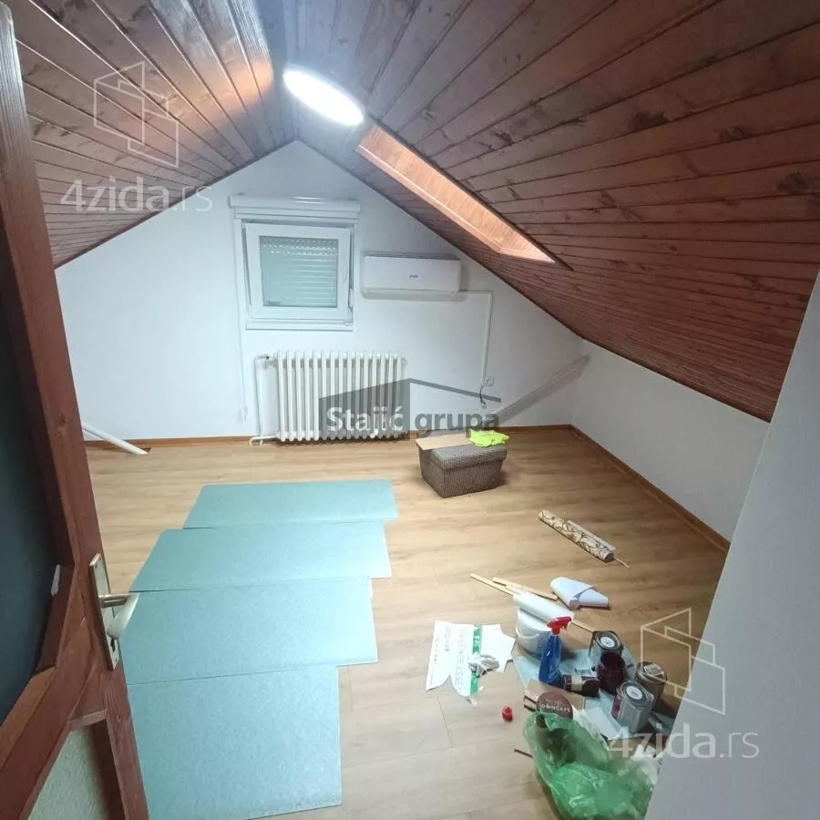 Četvoroiposoban stan | 4zida