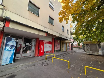 Trg Jakaba I Komora 8 | 4zida.rs