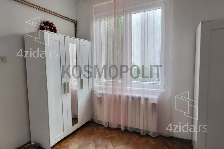 Četvoroiposoban stan | 4zida