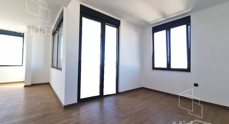 Četvoroiposoban stan | 4zida