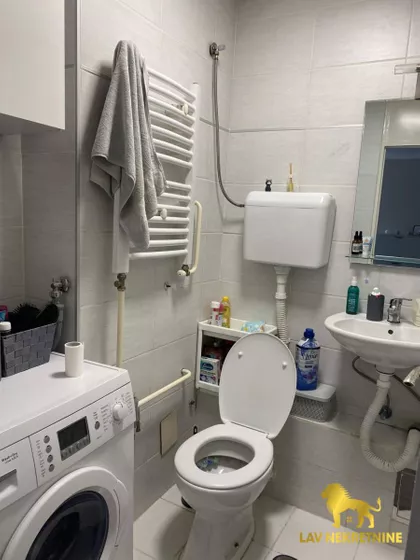 BRAĆE DRONJAK | 4zida.rs