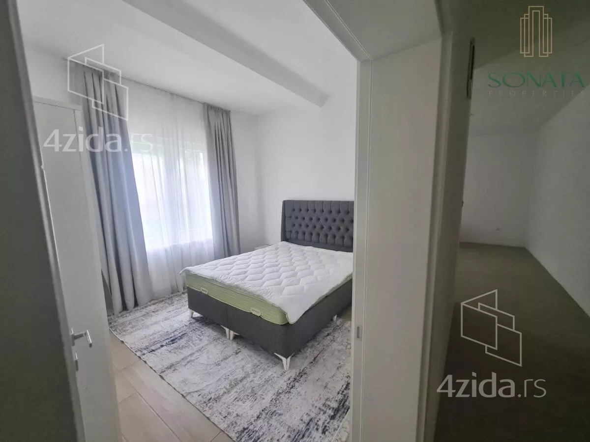 Šestosoban stan | 4zida