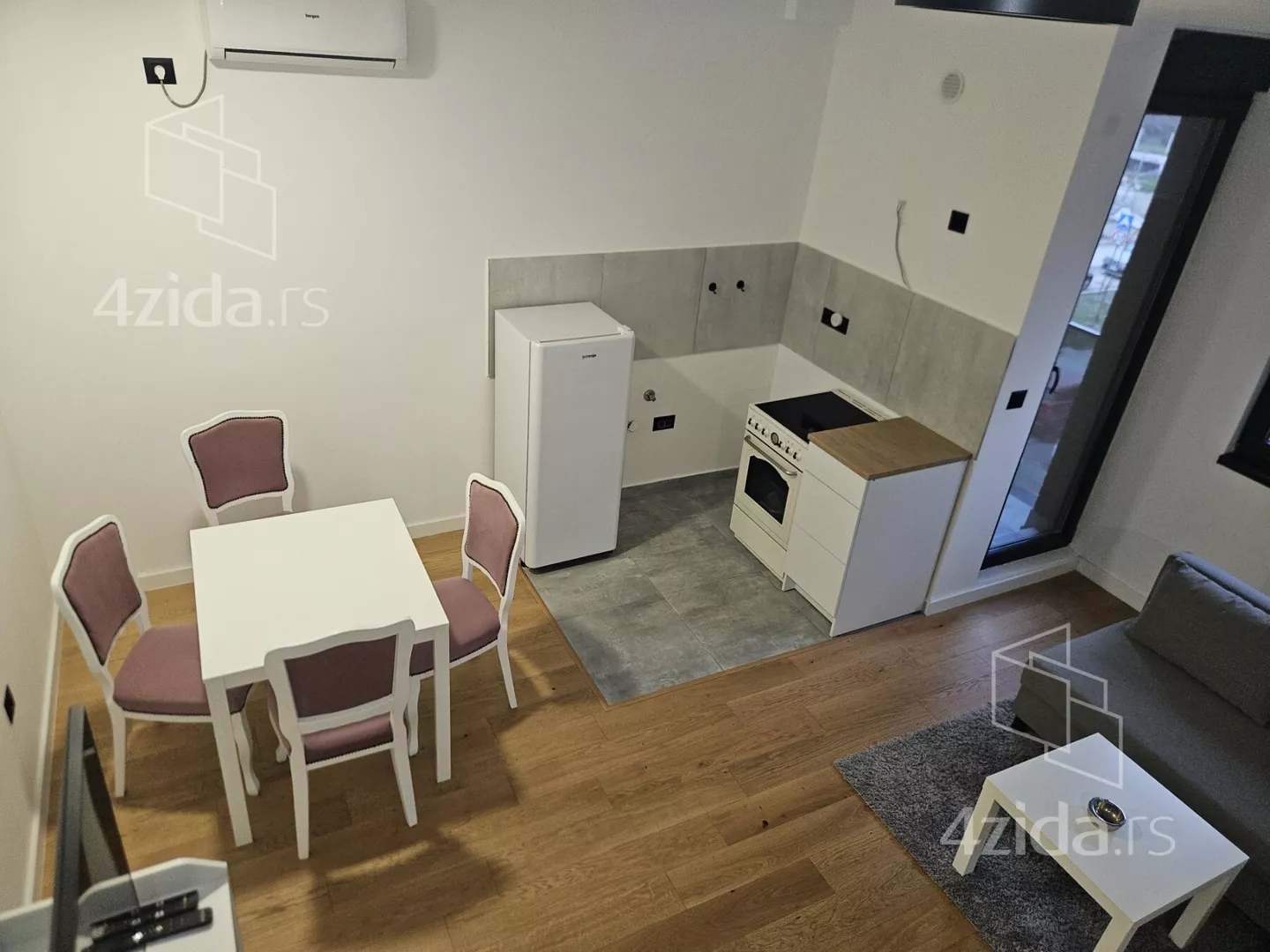 Jednoiposoban stan | 4zida