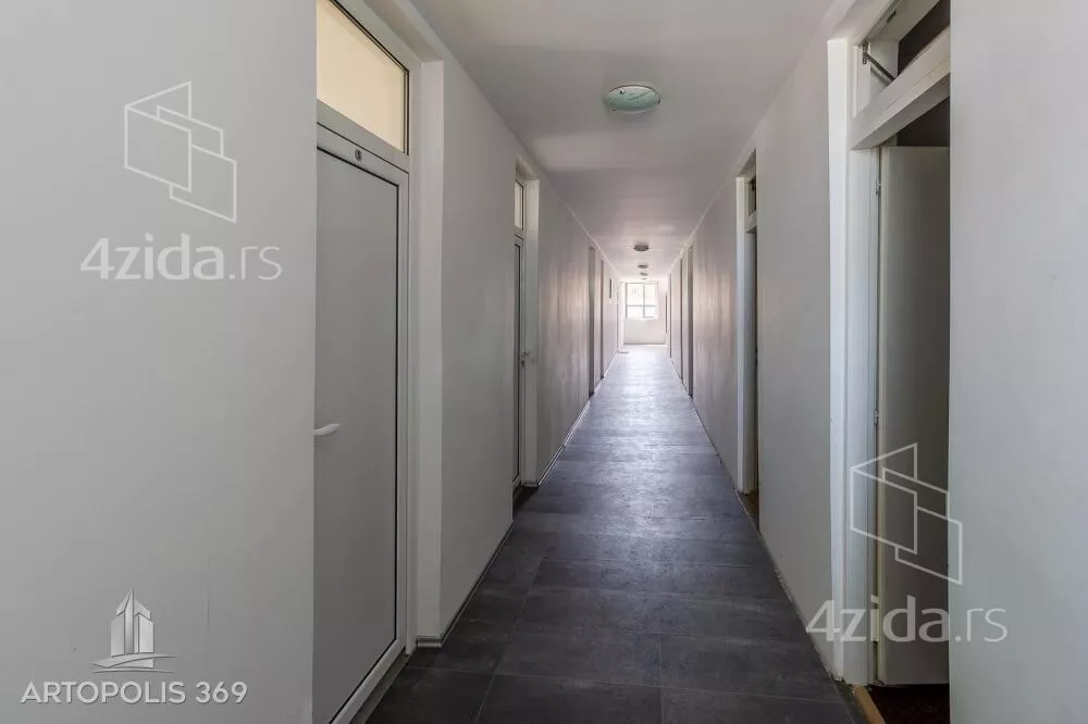 Poslovna zgrada | 4zida