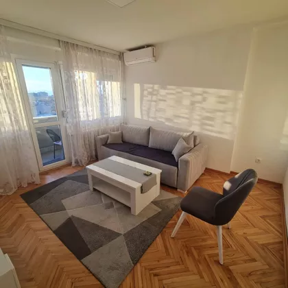 Trg Učitelj Tase | 4zida.rs