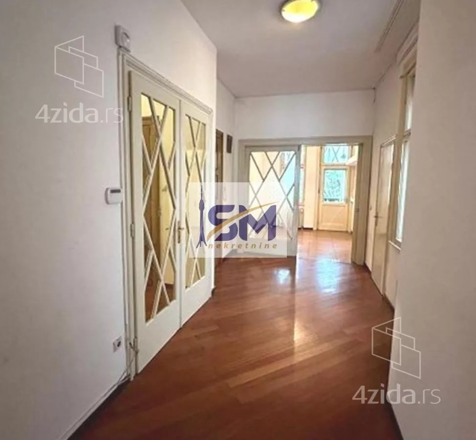 Šestosoban stan | 4zida