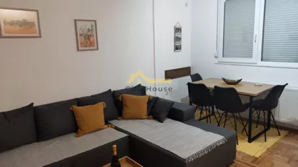 Crveni Pevac | 4zida.rs