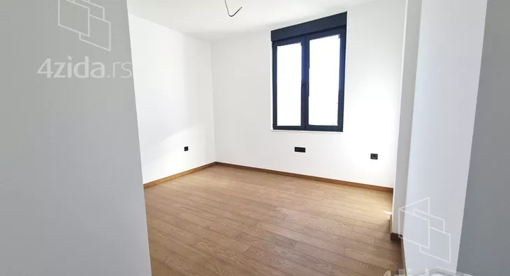 Četvoroiposoban stan | 4zida