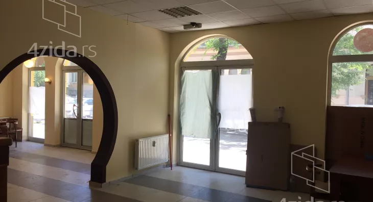 Poslovni prostor | 4zida
