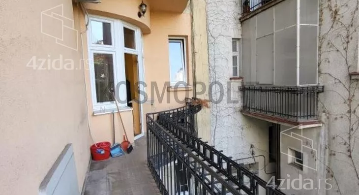 Četvoroiposoban stan | 4zida