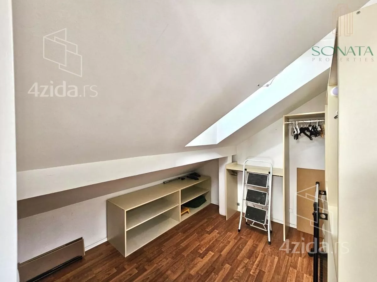 Troiposoban stan | 4zida