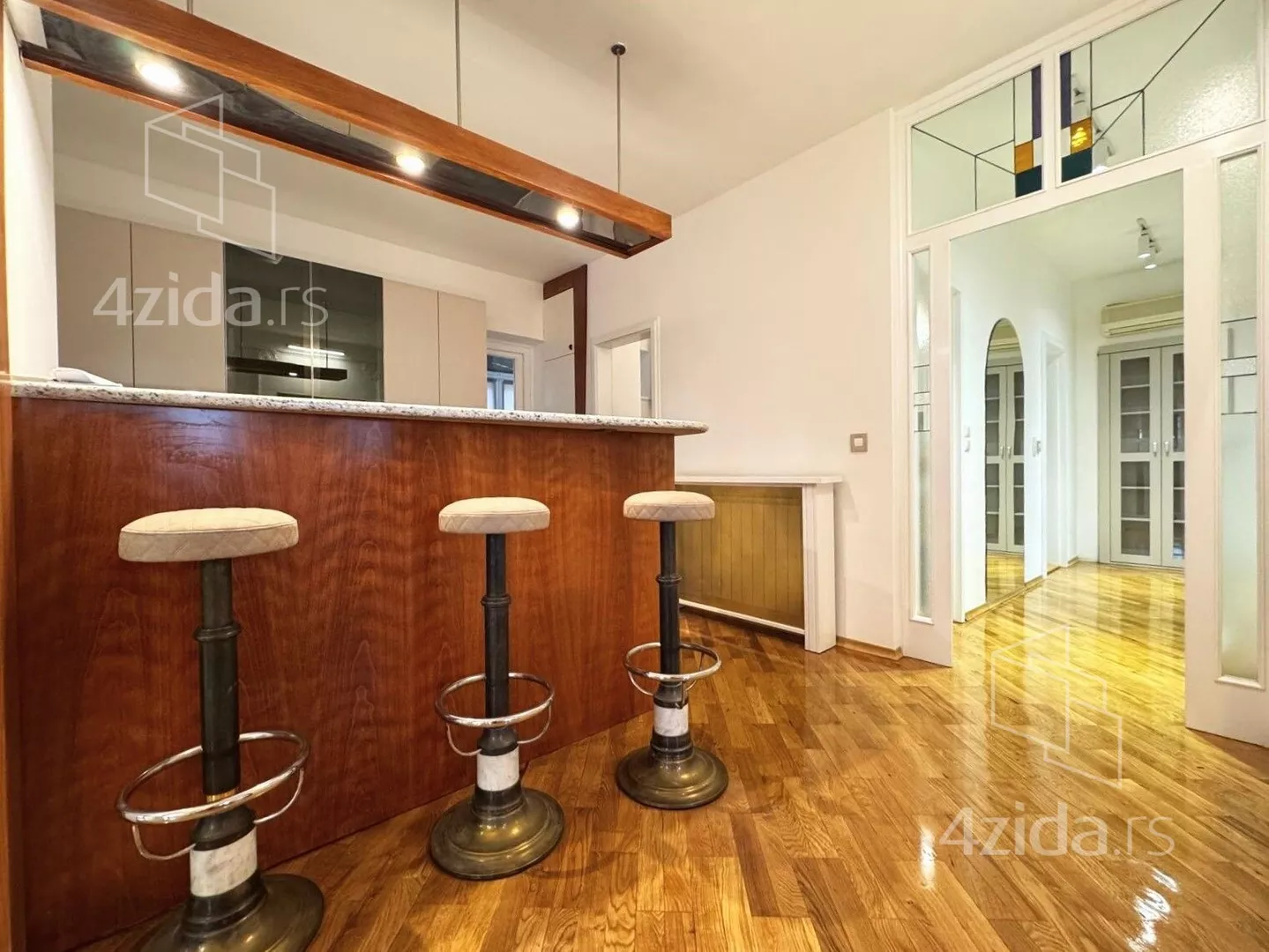 Petosoban stan | 4zida