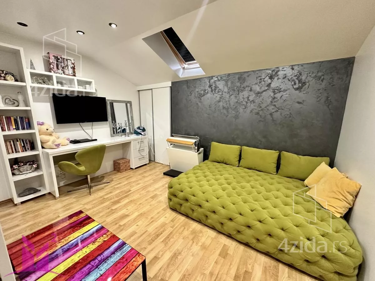 Četvoroiposoban stan | 4zida