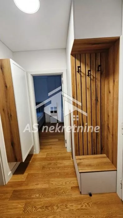 Vukov Spomenik | 4zida.rs