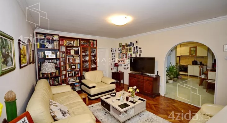 Petosoban stan | 4zida