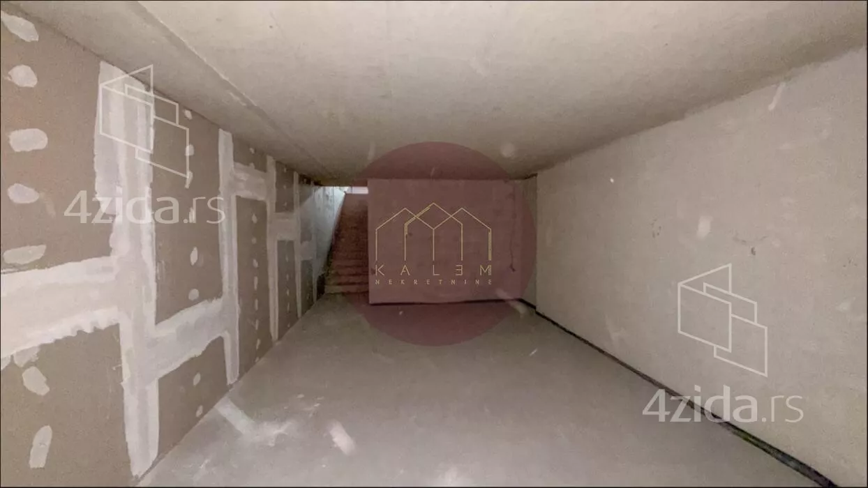 Poslovna zgrada | 4zida