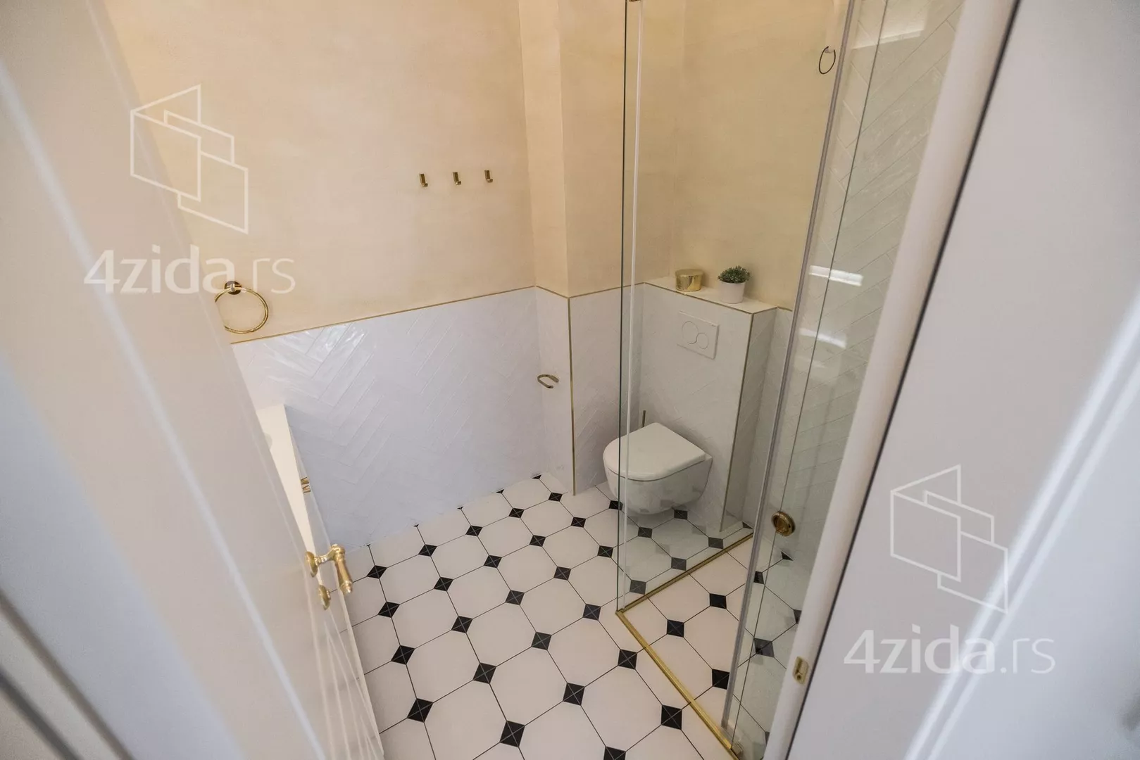 Petosoban stan | 4zida