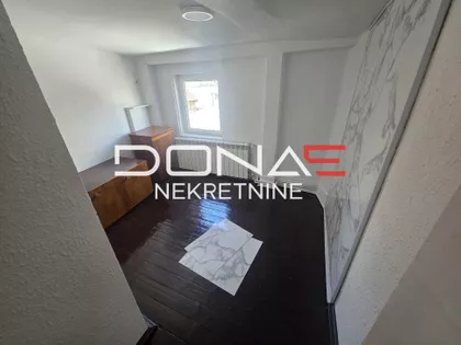 Nade Tomić | 4zida.rs