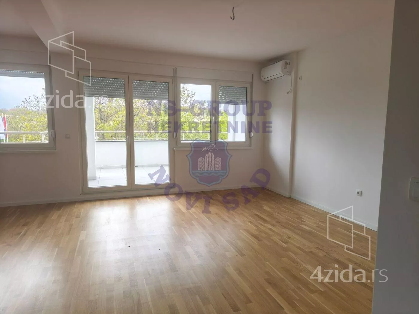 Četvoroiposoban stan | 4zida