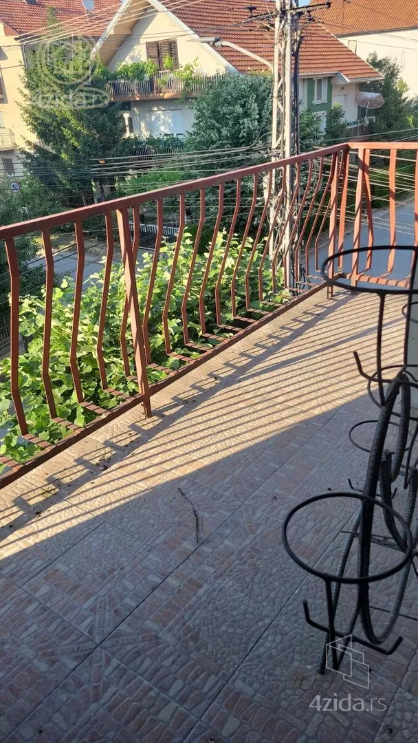 Šestosoban stan | 4zida