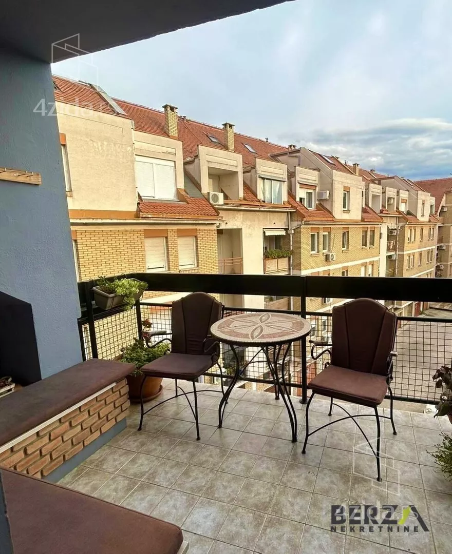 Troiposoban stan | 4zida