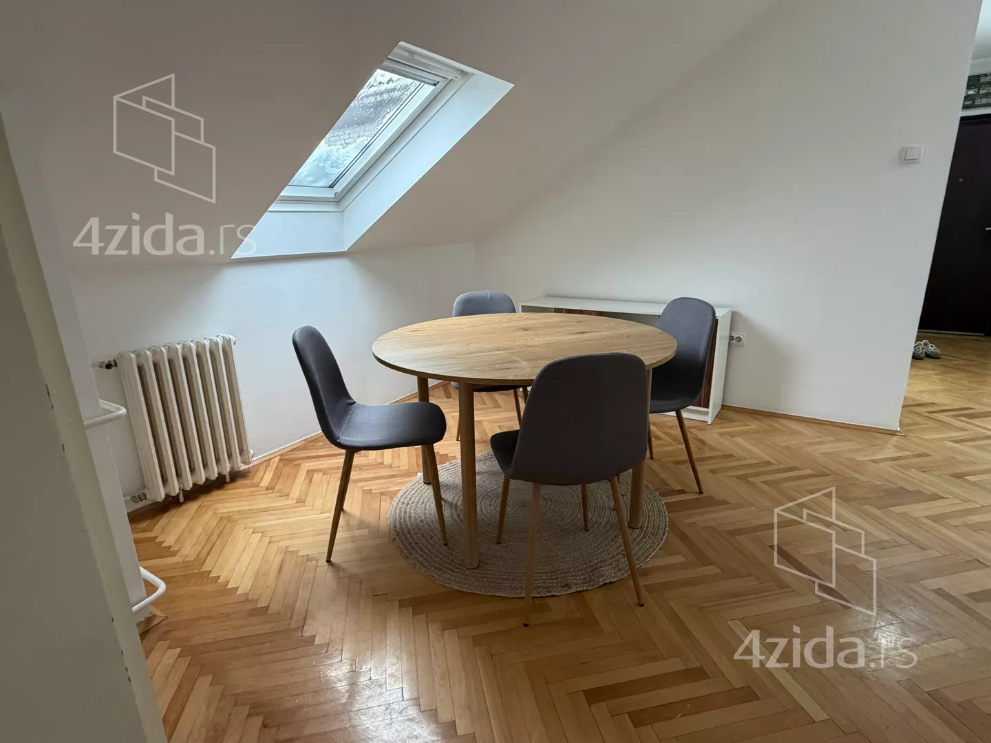 Troiposoban stan | 4zida