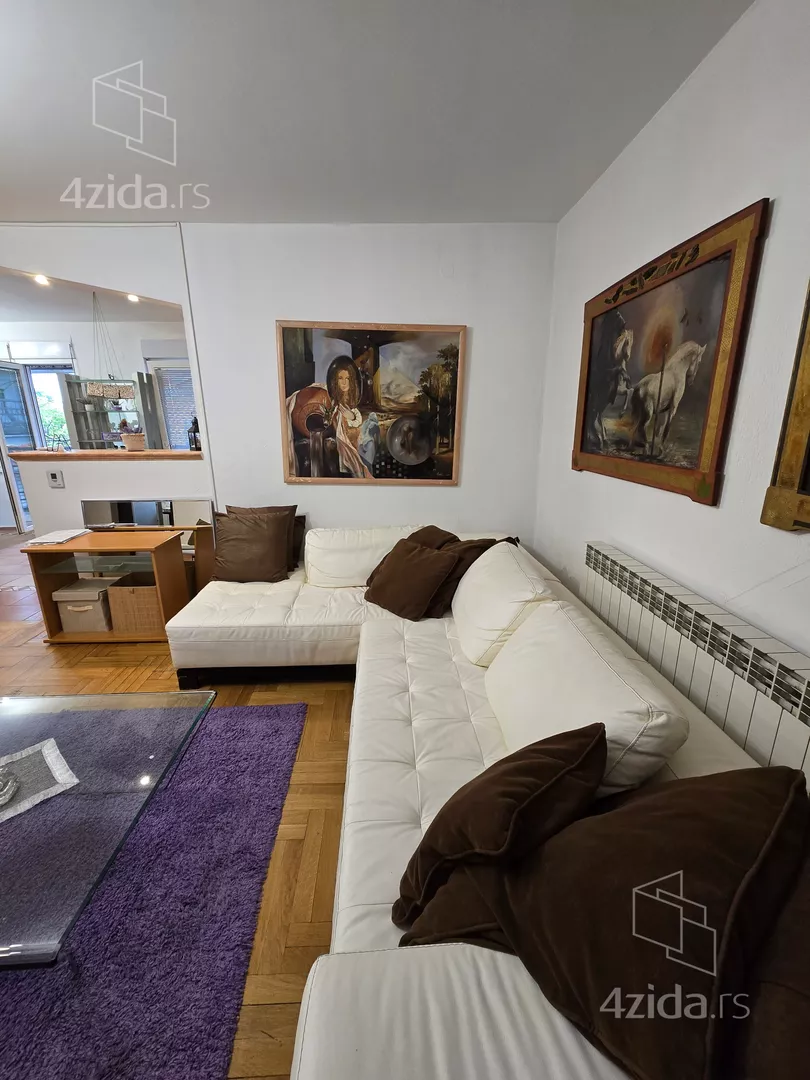 Šestosoban stan | 4zida