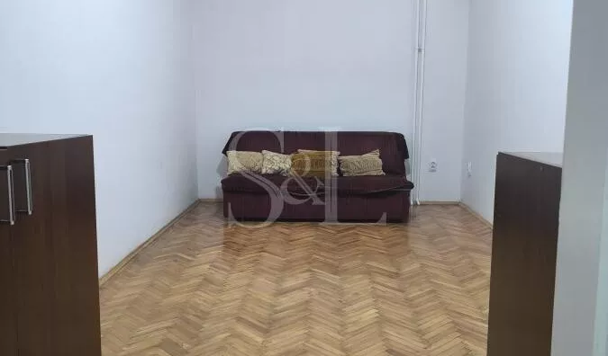 Šestosoban stan | 4zida