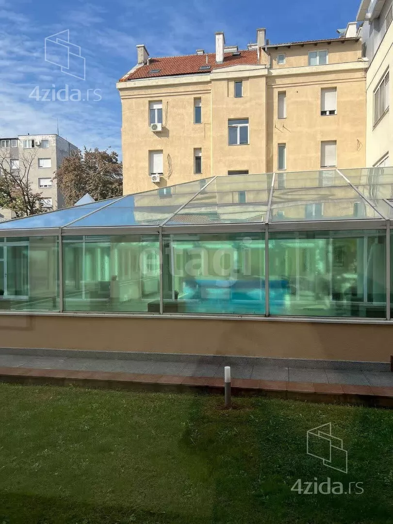 Šestosoban stan | 4zida