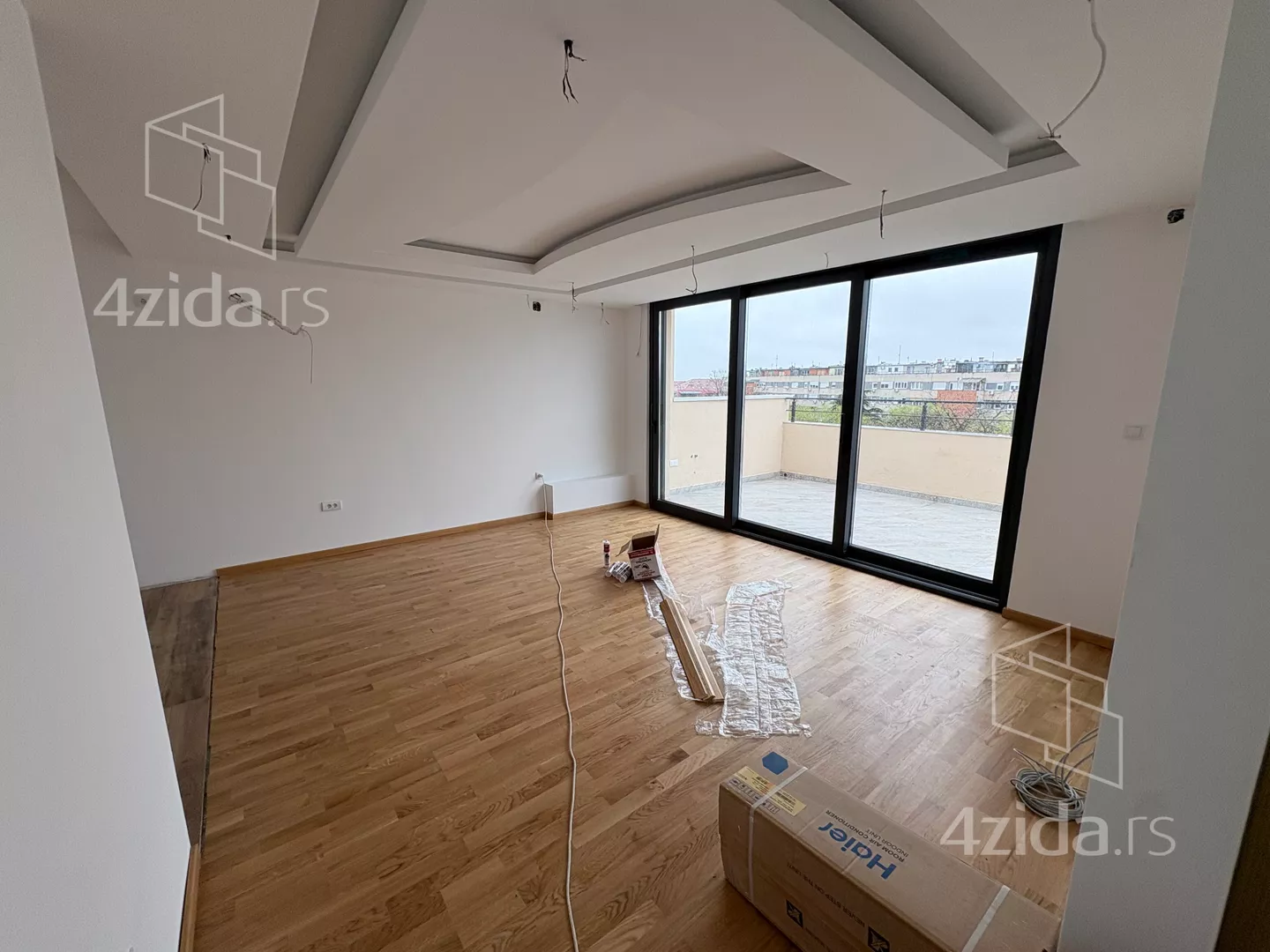 Petosoban stan | 4zida