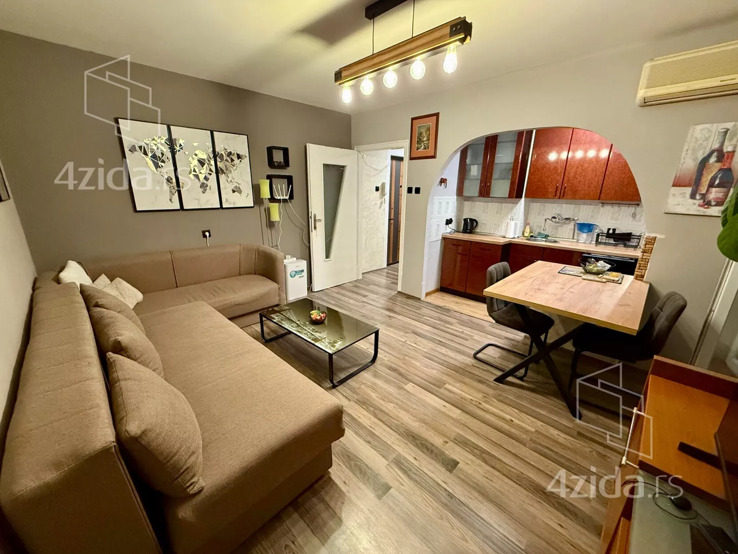 Jednoiposoban stan | 4zida