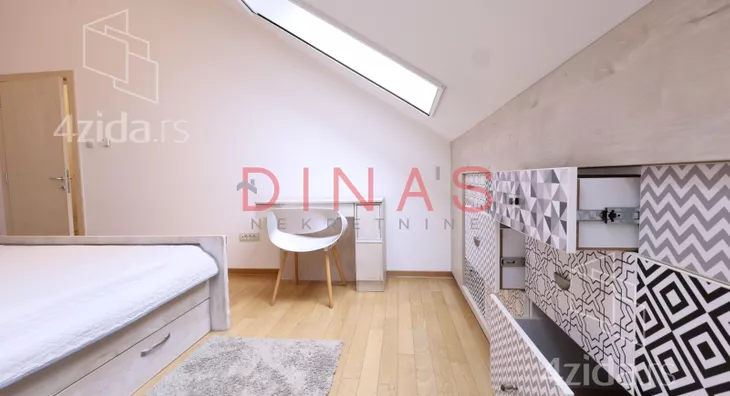 Petosoban stan | 4zida