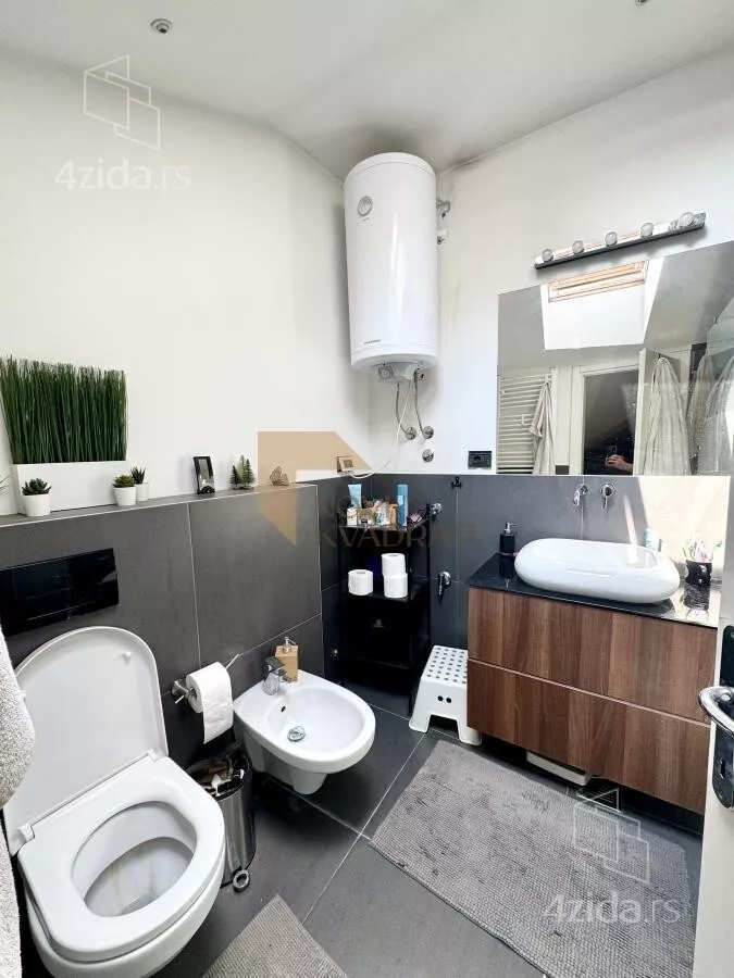 Petosoban stan | 4zida