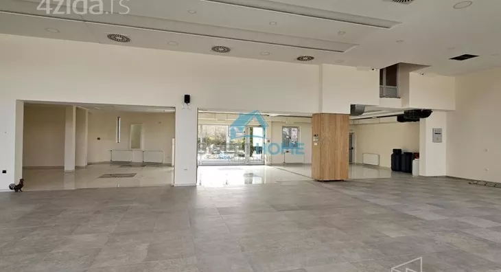 Poslovna zgrada | 4zida