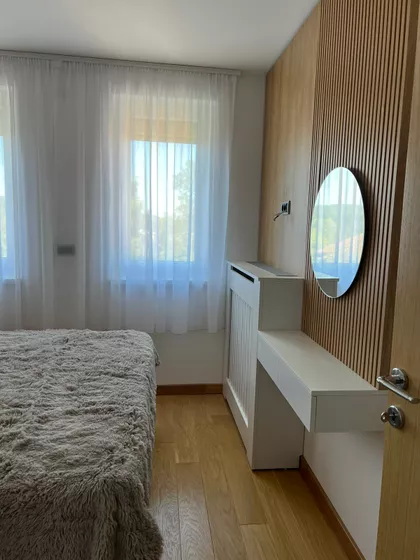 8. Marta 10 | 4zida.rs