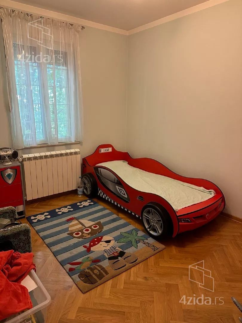 5-etažna kuća | 4zida