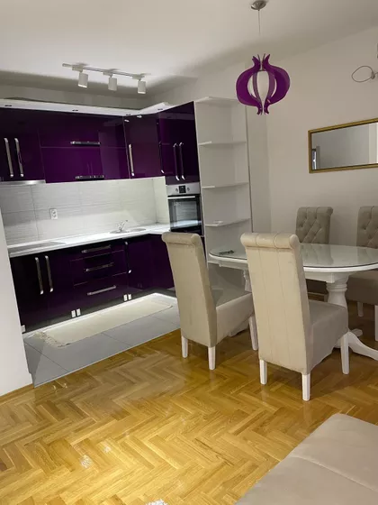 8. Marta 9 | 4zida.rs