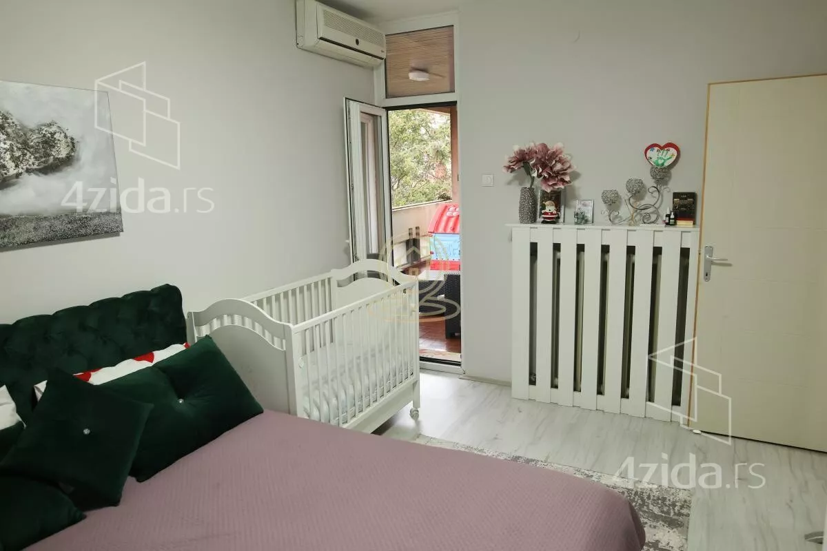 Petosoban stan | 4zida