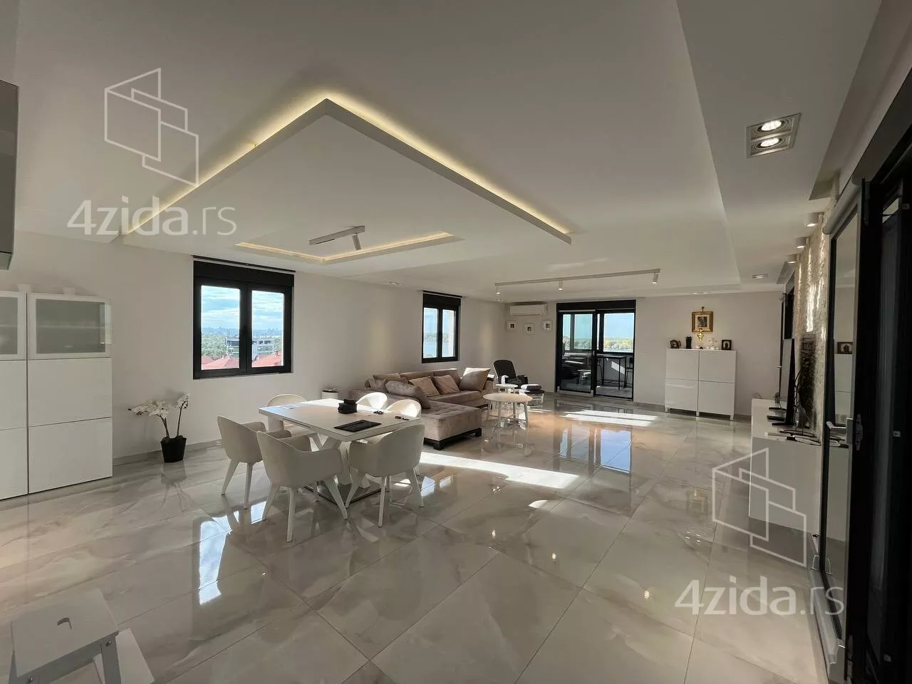 Četvorosoban stan | 4zida